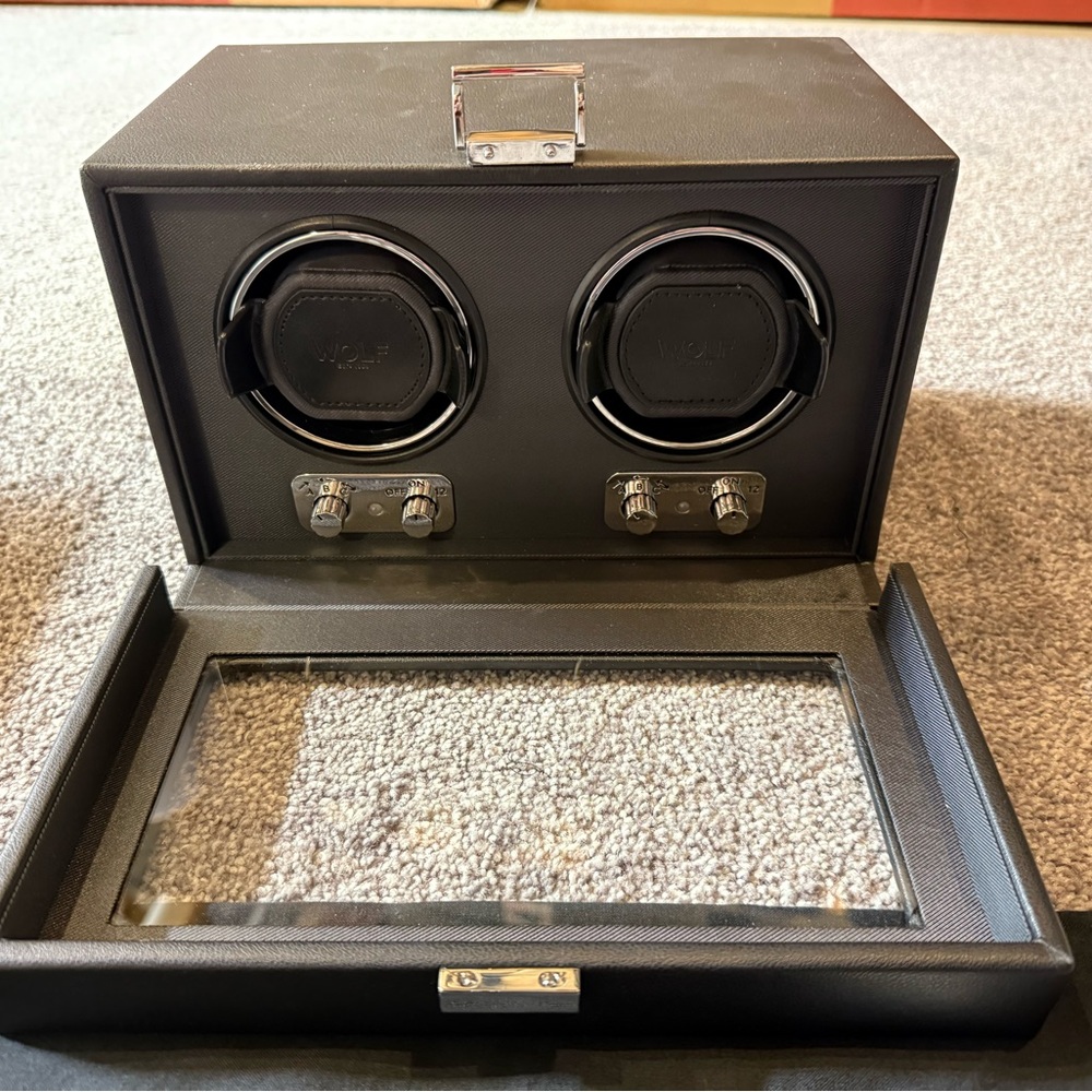 Wolf Heritage Watch Winder
